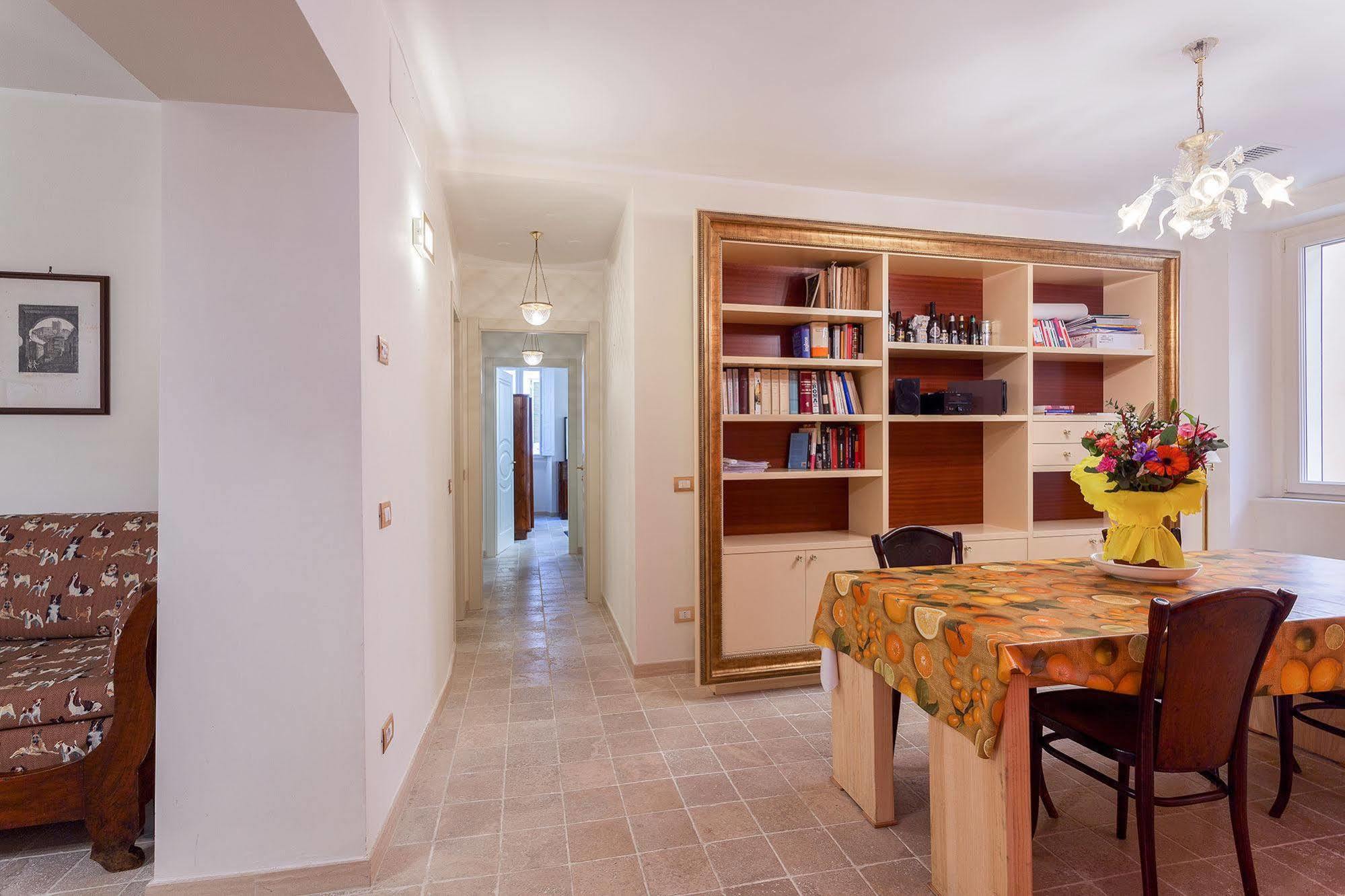 Appartement Dimora Storica Palazzo Marescalchi Belli à Rome Extérieur photo